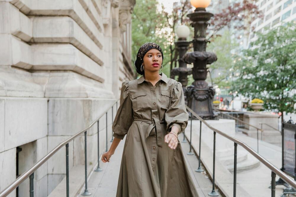 tips memilih warna earth tone dan kain untuk kulit sawo matang