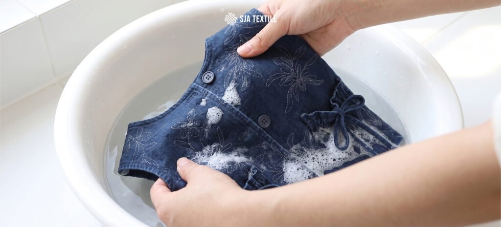 cara merawat baju denim anak dari toko kain bandung sja textile