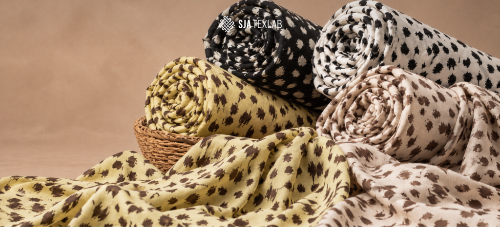 Kain motif animal cheetah Meena Viscose 2